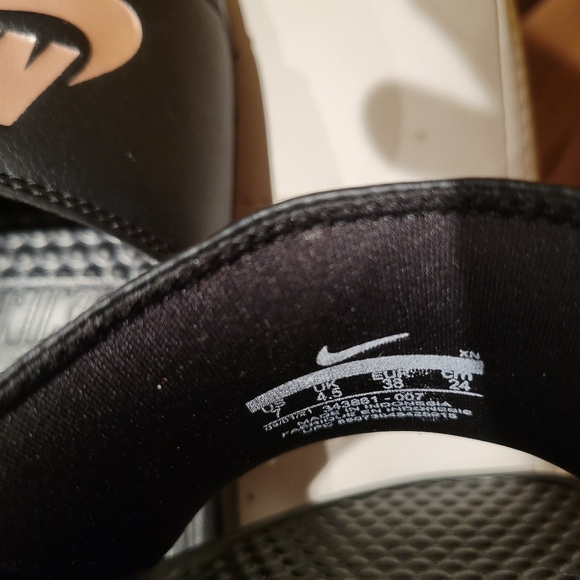 Nike Women's Slide - Picture 8 of 8